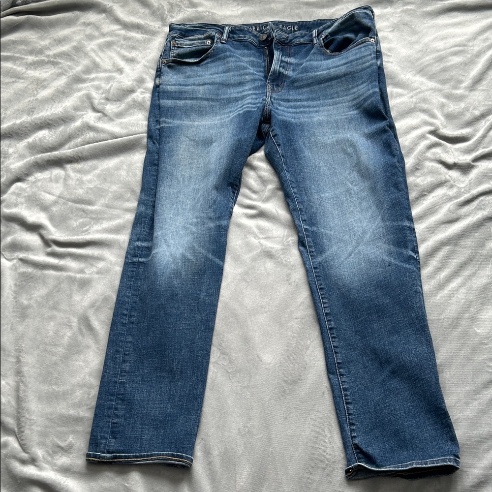 American Eagle Outfitters Men's Classic Blue Jeans